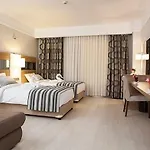 Cherry Garden & Hotel 4*