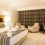 Hotel Cherry Garden & 4*