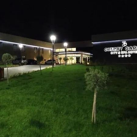 Cherry Garden & Szálloda