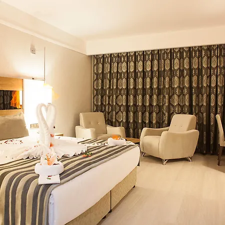 Hotell Cherry Garden & 4*