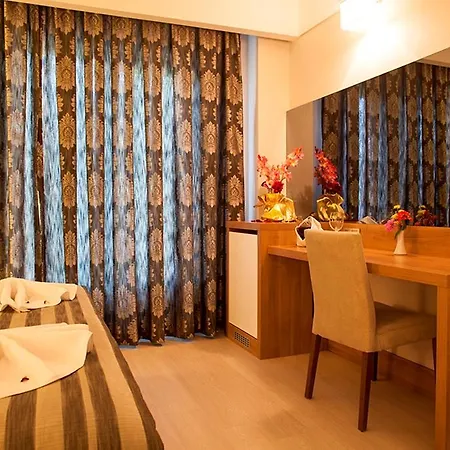 Hotell Cherry Garden & 4*