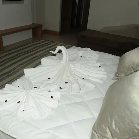 Hotel Cherry Garden &