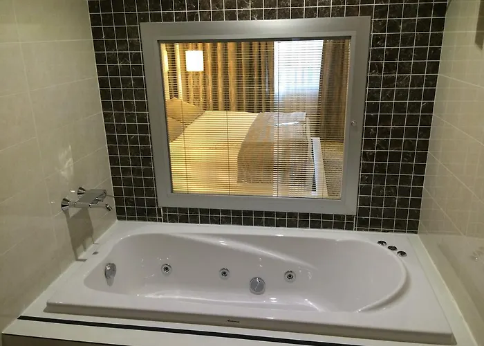 Hotel Cherry Garden &