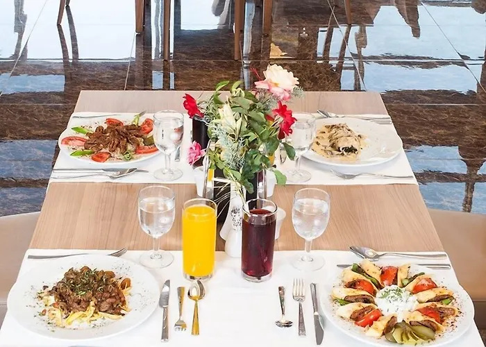 Hotel Cherry Garden &