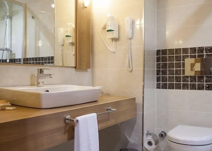 Cherry Garden & Hotel