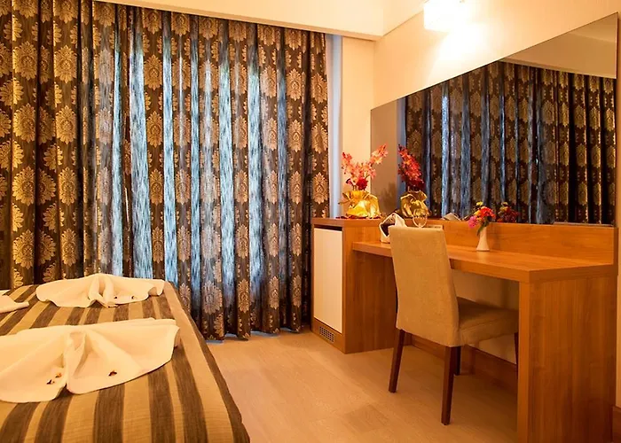 Hotel Cherry Garden & 4*