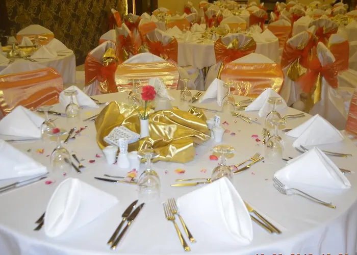 Hotel Cherry Garden &