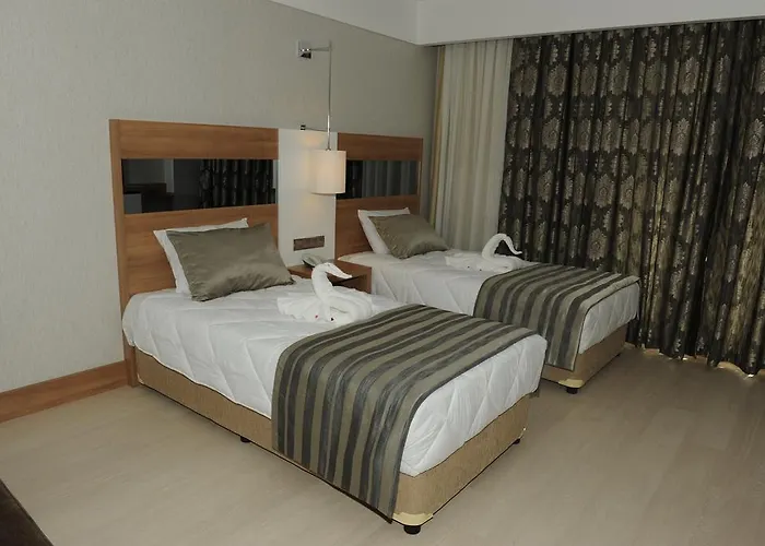 Hotel Cherry Garden &